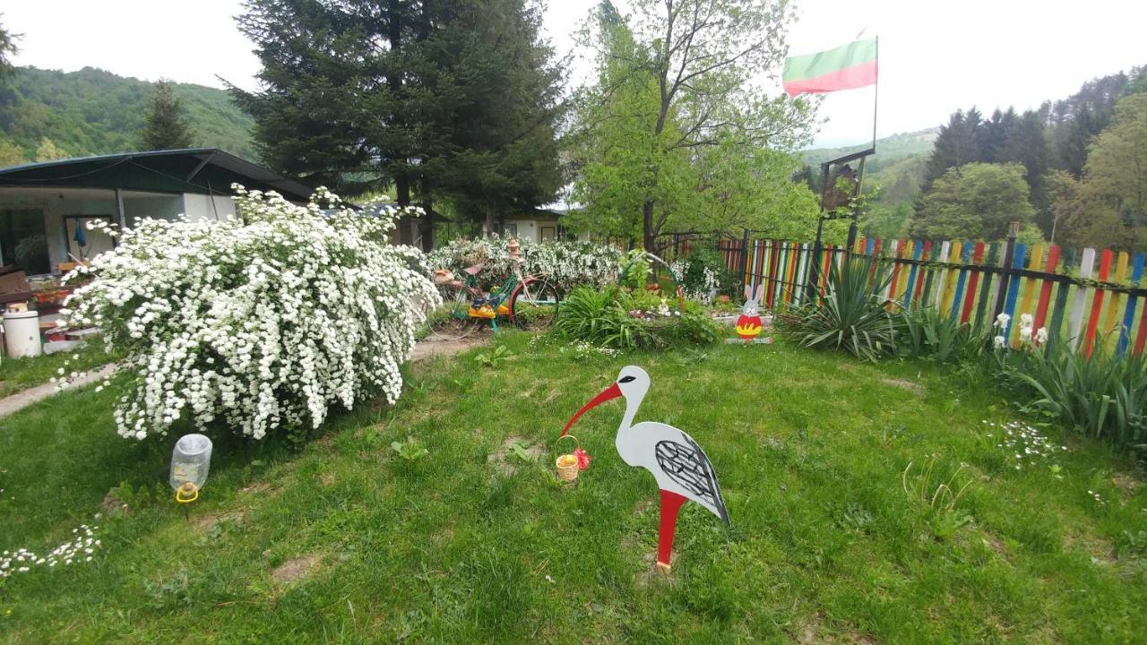 Къща За Гости Дъга Cherni Osum Bagian luar foto