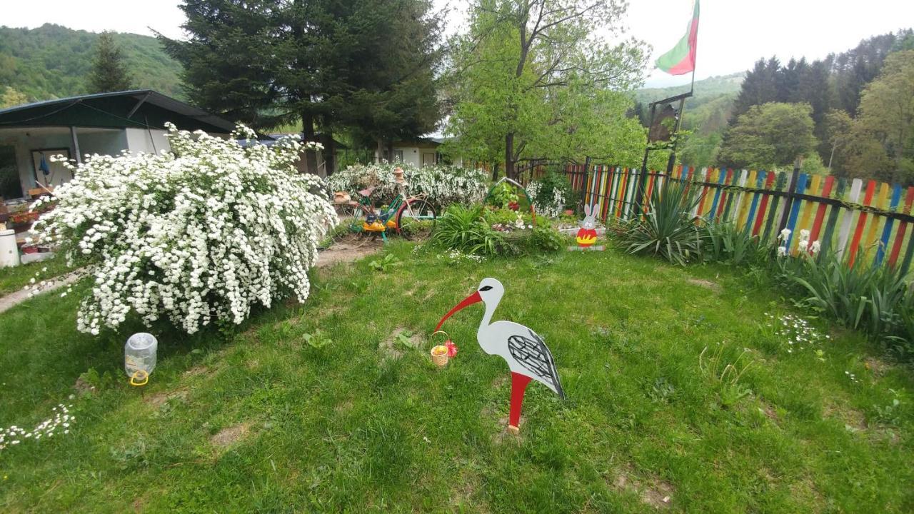 Къща За Гости Дъга Cherni Osum Bagian luar foto