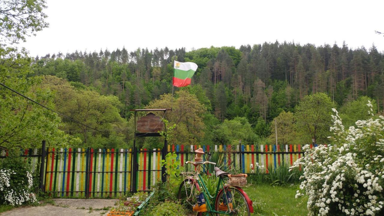 Къща За Гости Дъга Cherni Osum Bagian luar foto