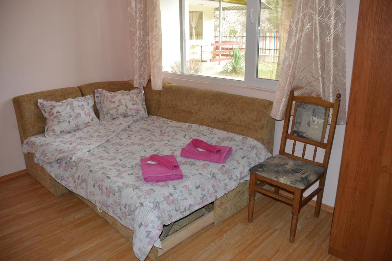 Къща За Гости Дъга Cherni Osum Bagian luar foto